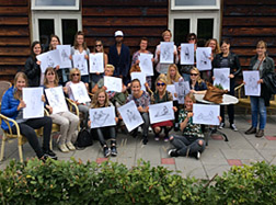 Workshop naaktmodel tekenen dames voetbal team in Vught