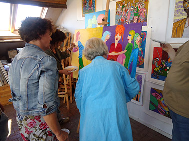 Workshop schilderen gezamenlijk op doek tijdens bedrijfsuitjein Brussel